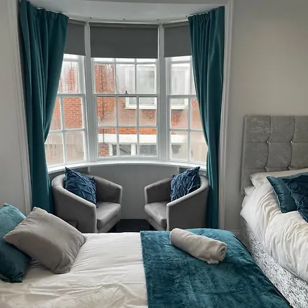 5 Bed, 5 Bath New Refurbishment For 2024. Sleeps 16, 60 Yds Beach & Harbour Weymouth Exterior photo